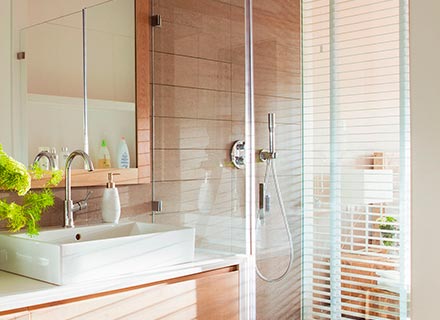 Divisiones de baño en vidrio