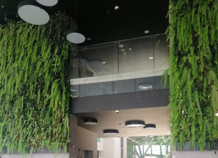 Pasamanos en acero y vidrio 