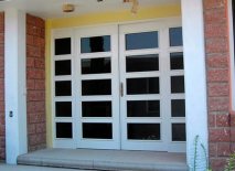 Puertas en aluminio y vidrio