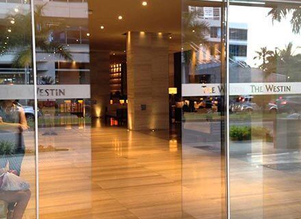 Puertas en vidrio automáticas