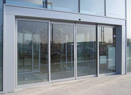 Puertas en vidrio automáticas con sensor